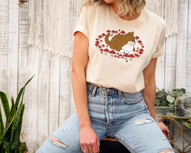 Goblincore Cat Mushroom Shirt Cottagecore Nature Lover Vintage Tee EST1043