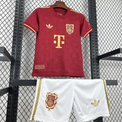 Kids' Kit Soccer Jersey Suit Bayern de Munique 125 Anos 24/25 - Red and White - Image 3
