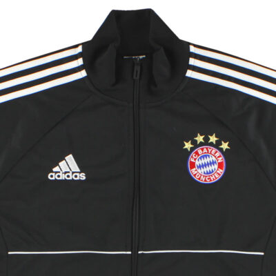Alternative view of 2018-19 Bayern Munich Presentation Jacket